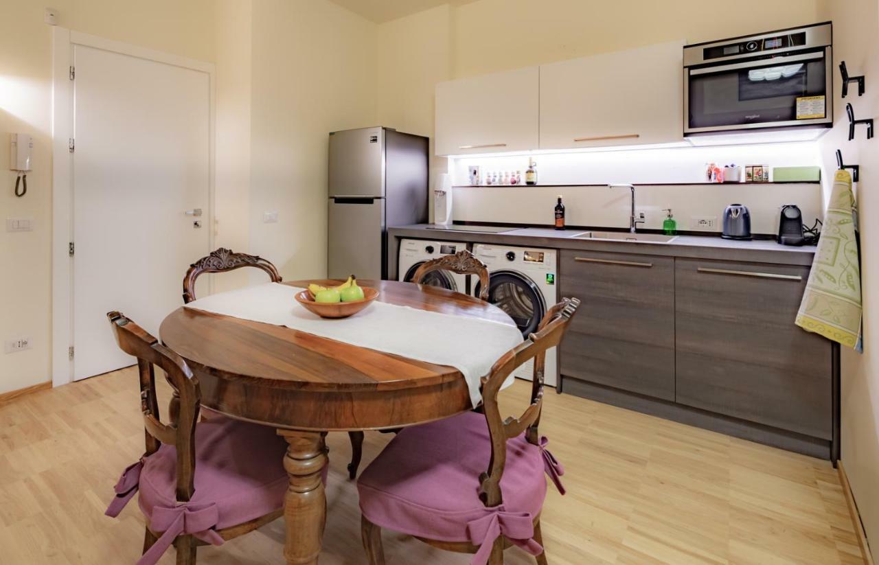 La Casa Colorata - Flats In Milan - Bocconi Apartment ภายนอก รูปภาพ